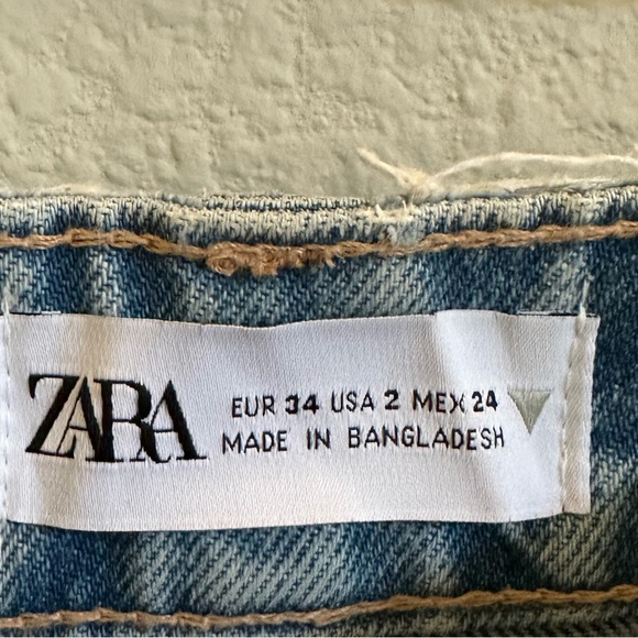 Zara Women’s High Waisted Destructive Jeans - Picture 7 of 13